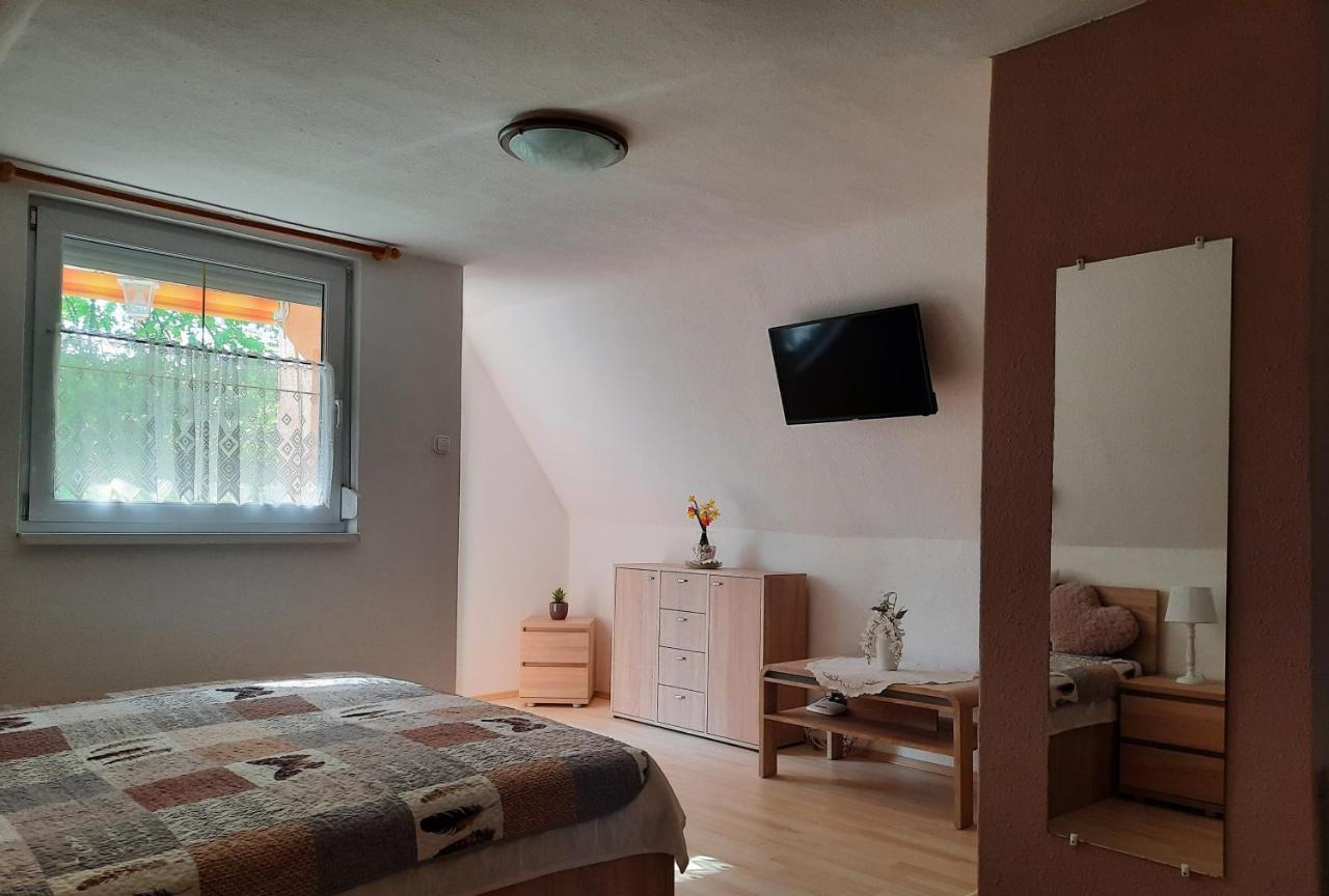 Dora Apartmanhaz Zalakaros Buitenkant foto